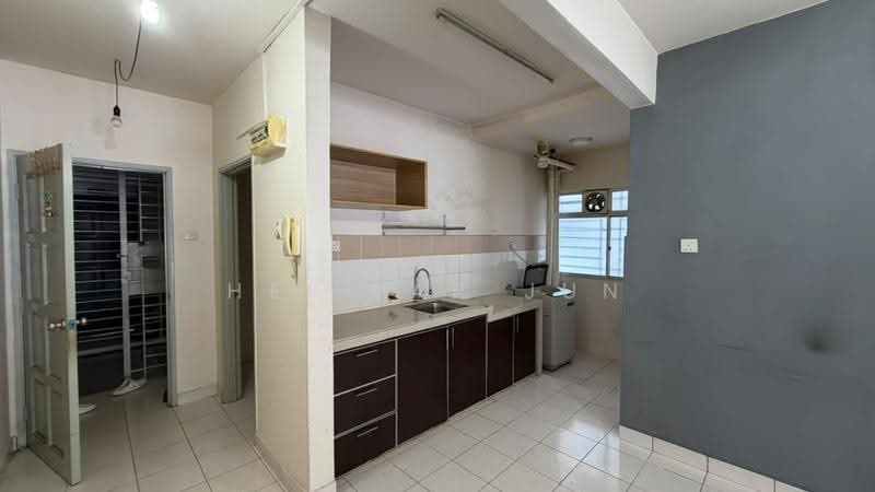 Kondominium untuk Dijual di Puncak Banyan - Hei Kar Jun - Kitchen - PropertyGuru.com.my