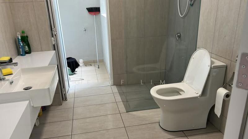 Kediaman Servis untuk Disewa di Emerald 9 - Geoff Lim - Bathroom - PropertyGuru.com.my