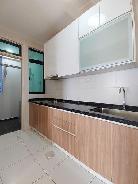 Kediaman Servis untuk Dijual di Sky Oasis Residence (Pangsapuri Oasis 1) - June Teo - Kitchen - PropertyGuru.com.my
