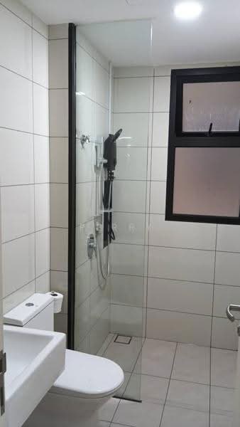 Kediaman Servis untuk Disewa di Duta Park Residences - Perry Chai - Bathroom - PropertyGuru.com.my