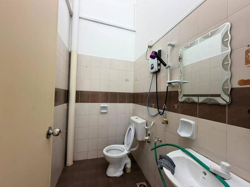 Rumah Teres 1-Tingkat untuk Dijual di Taman Pulai Jaya (Kulai) - See Hon Tay - Bathroom - PropertyGuru.com.my