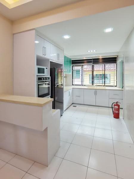 2.5-storey Terraced House for Rent in Taman Sutera Utama (Skudai) - Foo Jun Tao - Kitchen - PropertyGuru.com.my