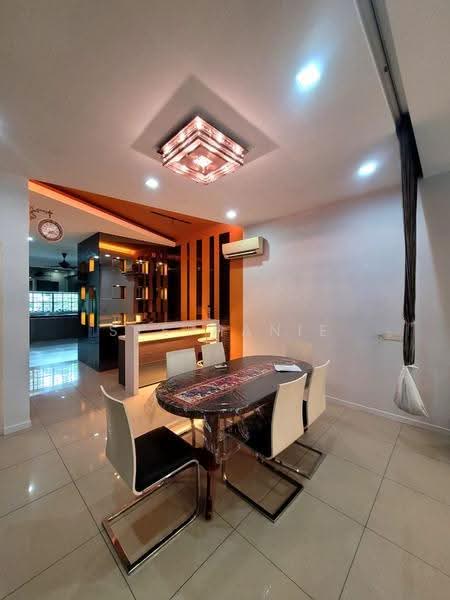 3-storey Terraced House for Rent in Bandar Bayan Bahru (Bayan Lepas) - Stephanie Lim - Dining Room - PropertyGuru.com.my