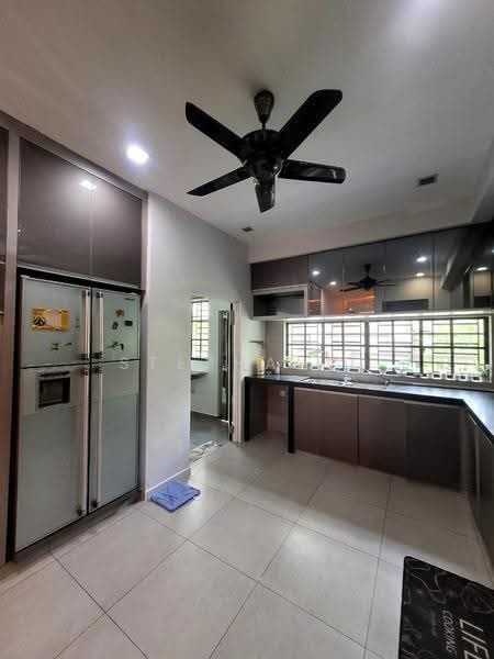 3-storey Terraced House for Rent in Bandar Bayan Bahru (Bayan Lepas) - Stephanie Lim - Kitchen - PropertyGuru.com.my