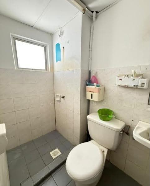 Kondominium untuk Dijual di Ketumbar Heights - Cyrus Ng - Bathroom - PropertyGuru.com.my