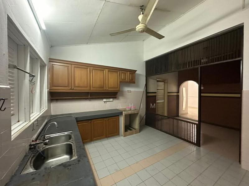 Rumah Berkembar untuk Dijual di Melawati (Selangor) - Ibrahim Iderus - Kitchen - PropertyGuru.com.my