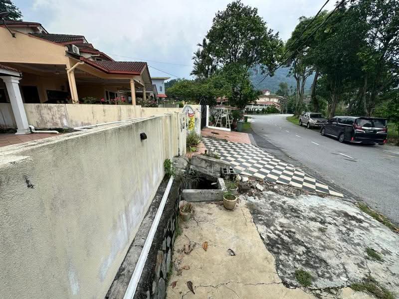 Rumah Berkembar untuk Dijual di Melawati (Selangor) - Ibrahim Iderus - Exterior - PropertyGuru.com.my