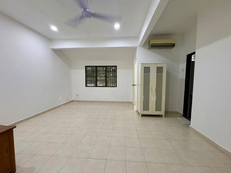 2-storey Terraced House for Sale in Seksyen 4 (Shah Alam) - Amirah Azmi - PropertyGuru.com.my