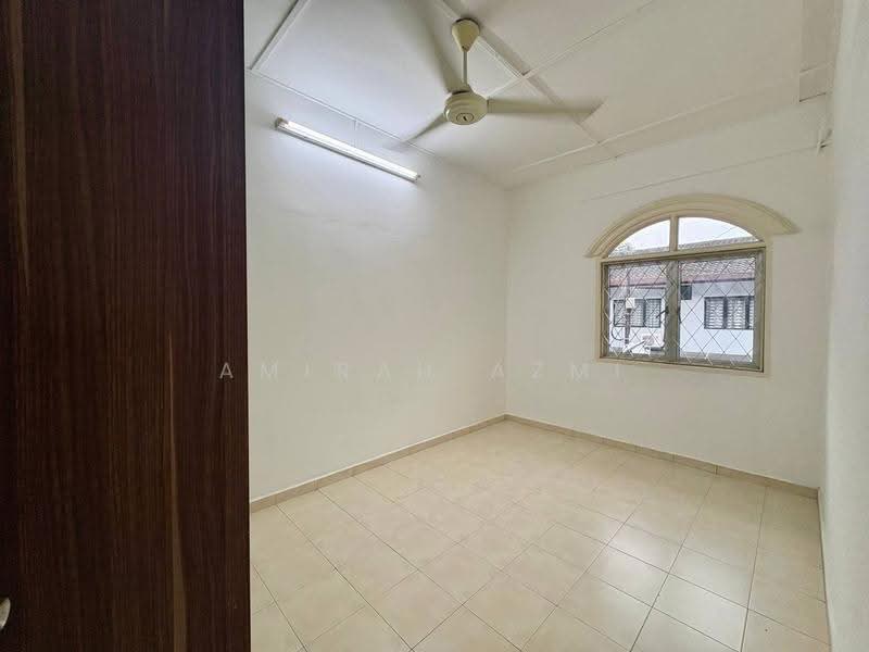 2-storey Terraced House for Sale in Seksyen 4 (Shah Alam) - Amirah Azmi - PropertyGuru.com.my