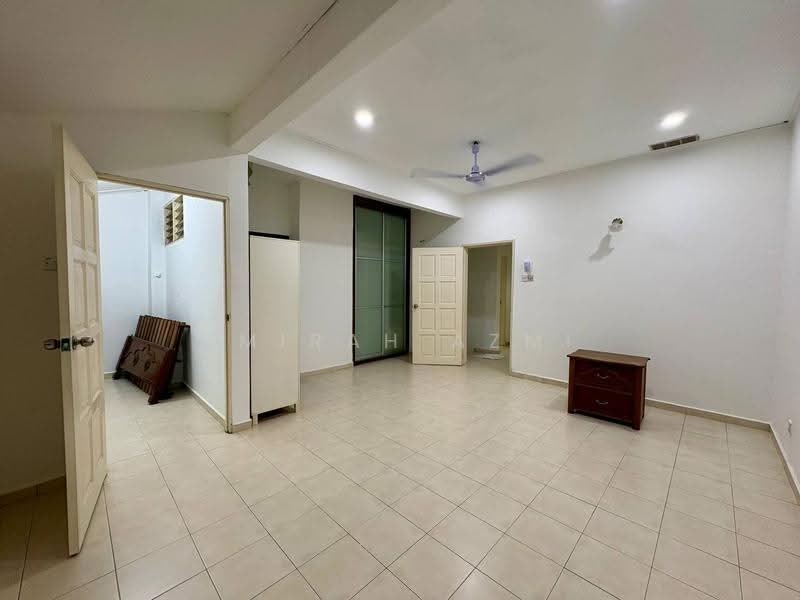 2-storey Terraced House for Sale in Seksyen 4 (Shah Alam) - Amirah Azmi - PropertyGuru.com.my