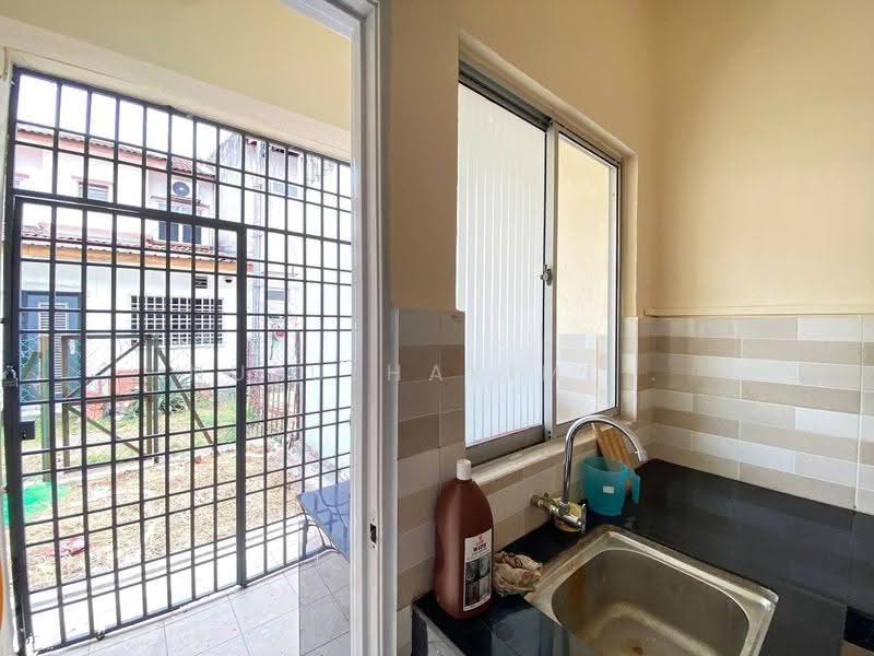 Rumah Teres 2-Tingkat untuk Dijual di Bandar Baru Bangi (Selangor) - NUZULHAKIMI . - Kitchen - PropertyGuru.com.my
