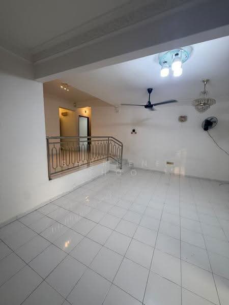 Pangsapuri untuk Disewa di Golf View - Sherlene Choo - Living Room - PropertyGuru.com.my