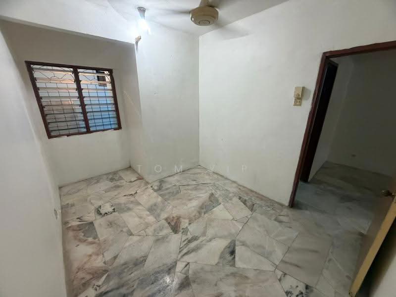 Terraced House for Sale in Bandar Country Homes (Rawang) - Tom Yip - Interior - PropertyGuru.com.my