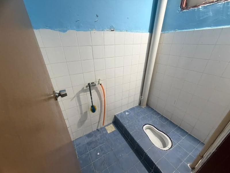 Terraced House for Sale in Bandar Country Homes (Rawang) - Tom Yip - Bathroom - PropertyGuru.com.my