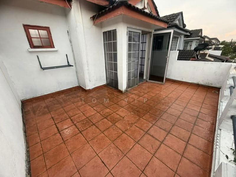 Terraced House for Sale in Bandar Country Homes (Rawang) - Tom Yip - Balcony - PropertyGuru.com.my
