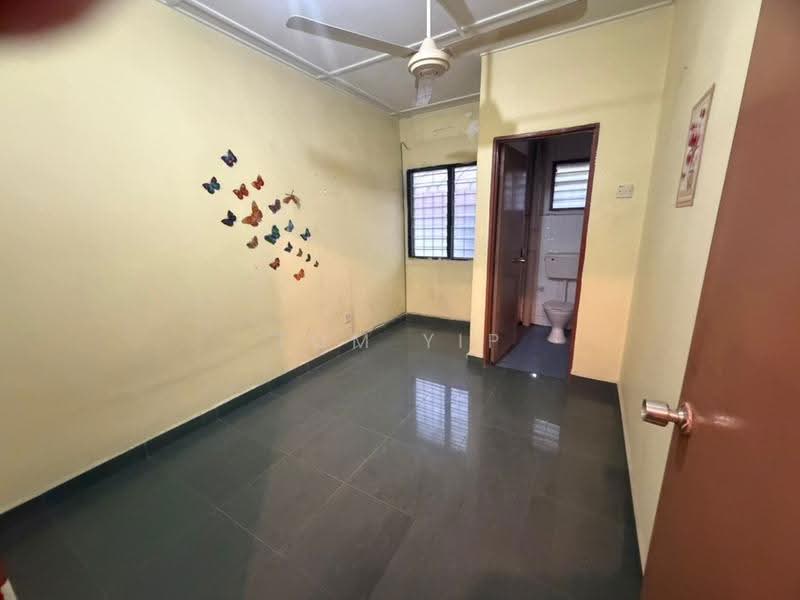 Terraced House for Sale in Bandar Country Homes (Rawang) - Tom Yip - Interior - PropertyGuru.com.my