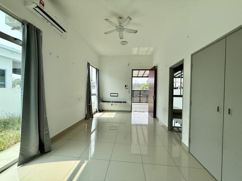Rumah Kluster untuk Dijual di Iskandar Puteri (Nusajaya) (Johor) - Janice . - Living Room - PropertyGuru.com.my
