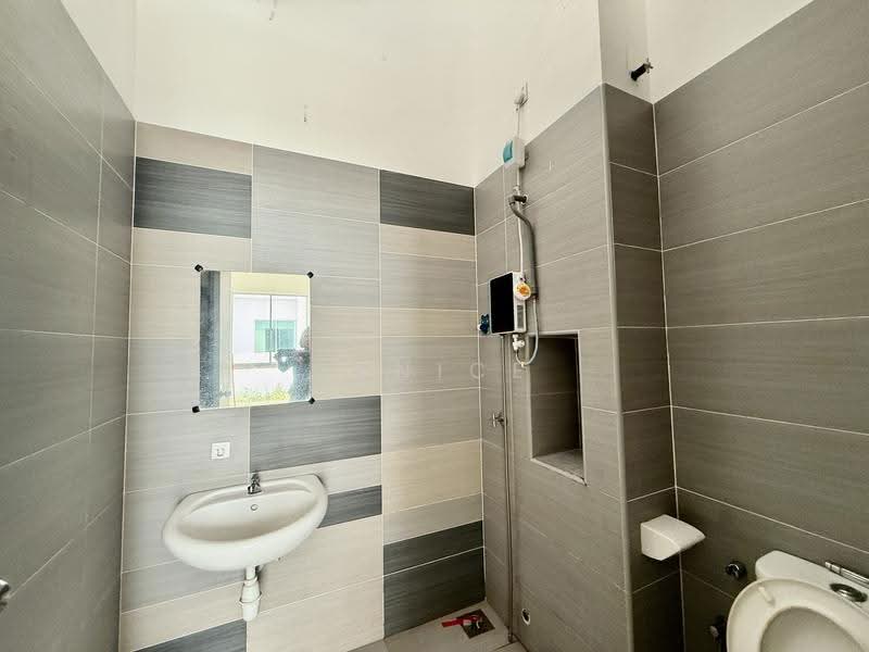 Rumah Kluster untuk Dijual di Iskandar Puteri (Nusajaya) (Johor) - Janice . - Bathroom - PropertyGuru.com.my