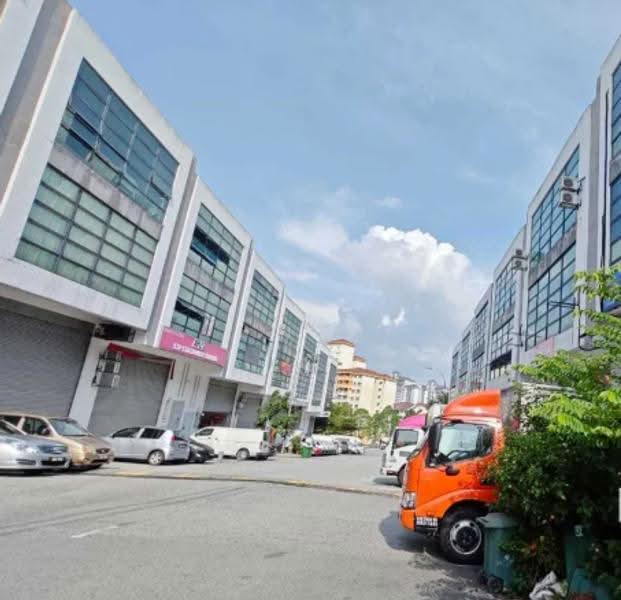 Factory for Rent in Kepong (Kuala Lumpur) - Ng Moon Tsing - Exterior - PropertyGuru.com.my