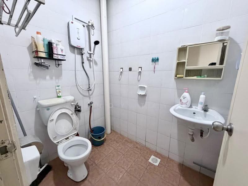 Rumah Teres untuk Dijual di Johor Bahru (Johor) - Wendy Tay - Bathroom - PropertyGuru.com.my