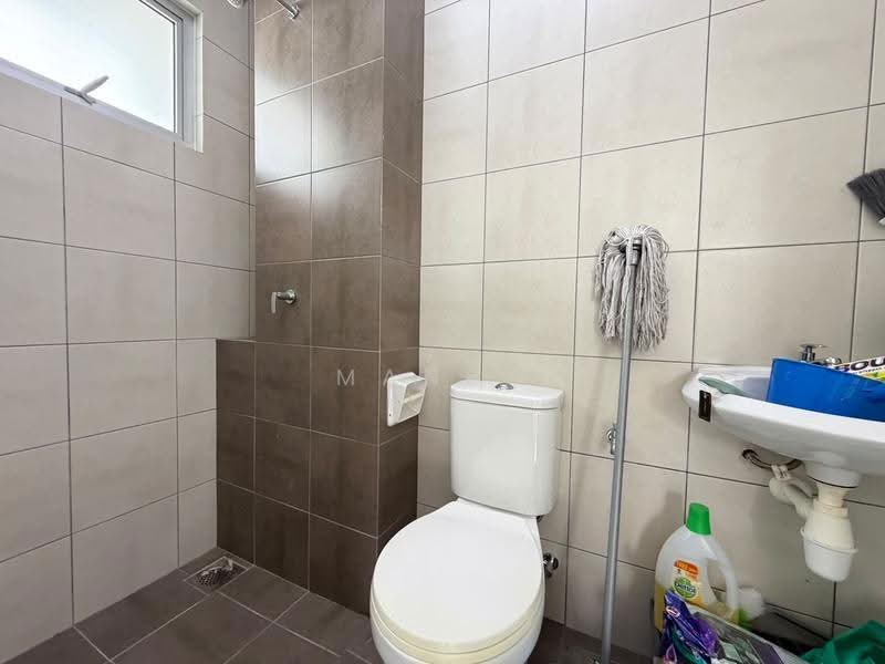 Rumah Teres untuk Dijual di Bandar Rimbayu (Telok Panglima Garang) - Mandy Cheow - Bathroom - PropertyGuru.com.my