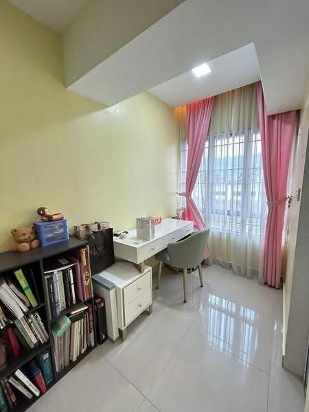 2.5-storey Terraced House for Sale in Sering Ukay (Ampang) - calvin Chin - Study - PropertyGuru.com.my