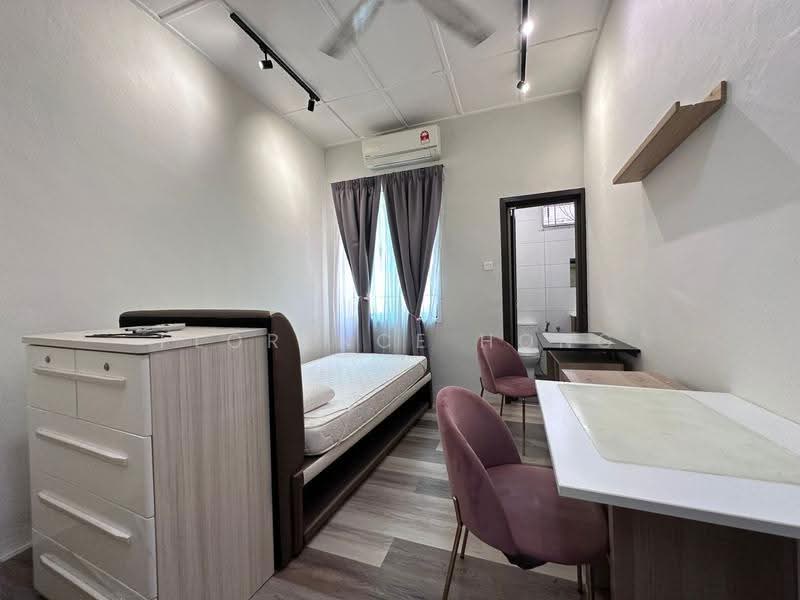 2-storey Terraced House for Rent in Taman Sri Intan (Johor Bahru) - Florence Hong - Bedroom - PropertyGuru.com.my
