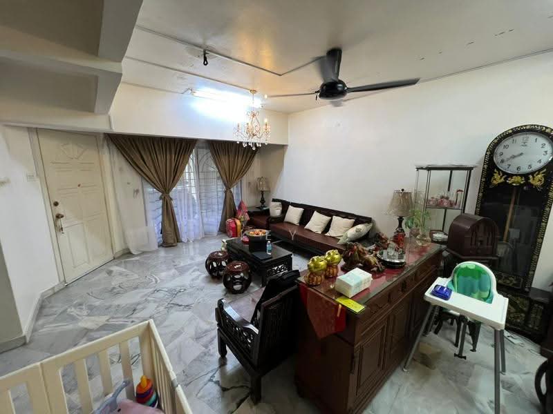 2-storey Terraced House for Sale in Pjs 10 (Sunway) - Key Ling - Living Room - PropertyGuru.com.my