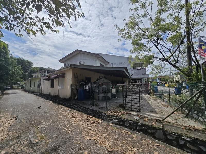 1-storey Terraced House for Sale in Seksyen 19 (Shah Alam) - Zulhilmi Zakaria - Exterior - PropertyGuru.com.my