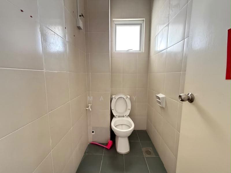 Shop / Office for Rent in Rawang (Selangor) - Mandy Cheow - Bathroom - PropertyGuru.com.my