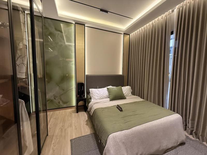 Kediaman Servis untuk Dijual di The Address @ Maxim Pelangi - Li Lian Chew - Bedroom - PropertyGuru.com.my