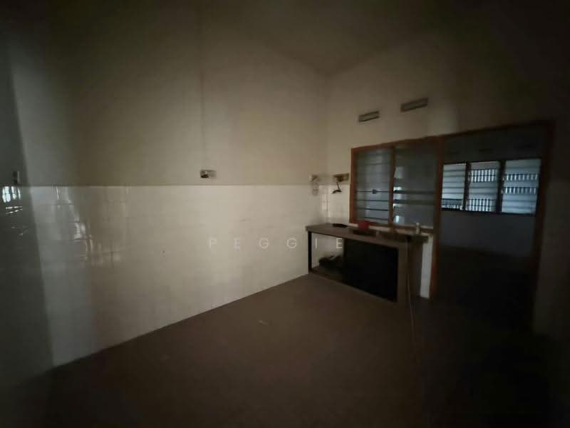 1-storey Terraced House for Rent in Taman Abad (Johor Bahru) - Peggie Chua - Kitchen - PropertyGuru.com.my
