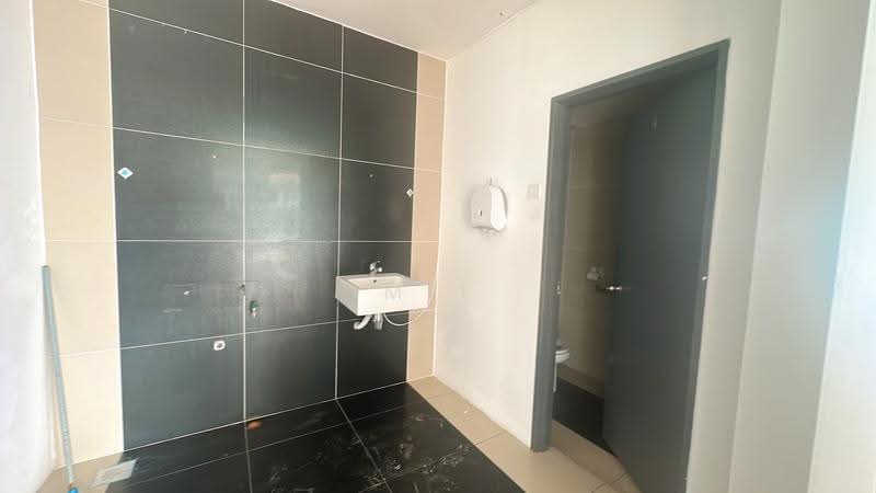 Shop / Office untuk Disewa di Melaka City (Melaka) - Mii Ong - Bathroom - PropertyGuru.com.my