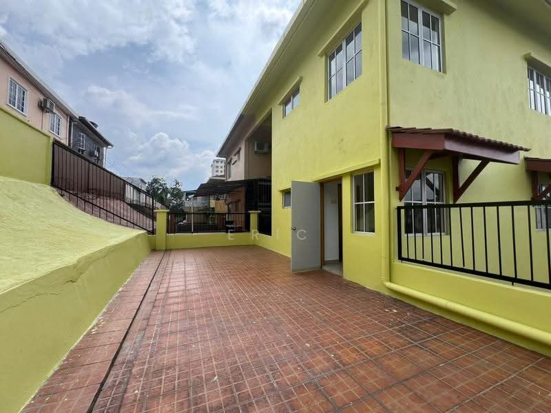 Semi-Detached House for Sale in Bandar Tun Hussein Onn (Cheras) - Eric Tan - PropertyGuru.com.my