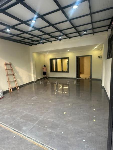 Rumah Teres 2-Tingkat untuk Disewa di Taman Putra Prima (Puchong) - Shanice Low - Entrance - PropertyGuru.com.my