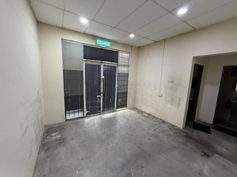 Shop for Rent in Alam Sutera (Bukit Jalil) - Mike Yap - Entrance - PropertyGuru.com.my