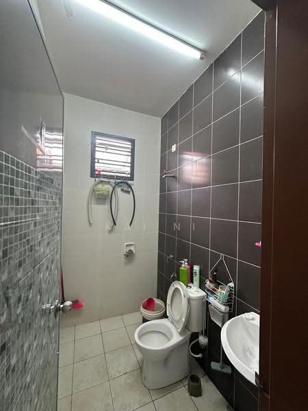 Rumah Teres 1-Tingkat untuk Dijual di Bandar Putra Kulai (Kulai) - Kai Ni - Bathroom - PropertyGuru.com.my