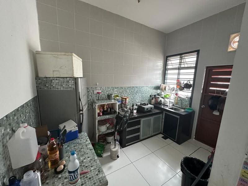 Rumah Teres 1-Tingkat untuk Dijual di Bandar Putra Kulai (Kulai) - Kai Ni - Kitchen - PropertyGuru.com.my