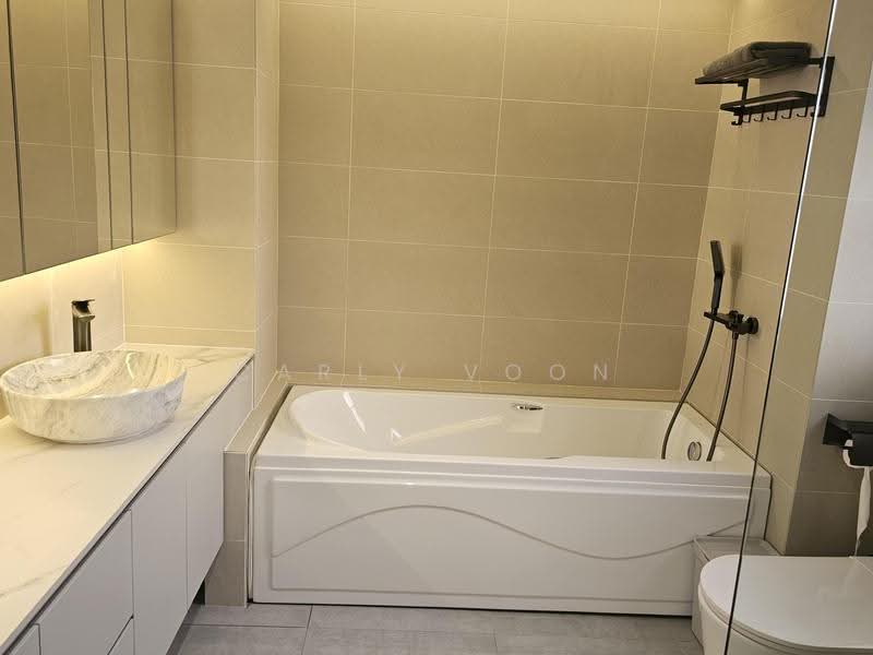Kondominium untuk Disewa di The Straits View Condominium - Carly Voon - Bathroom - PropertyGuru.com.my
