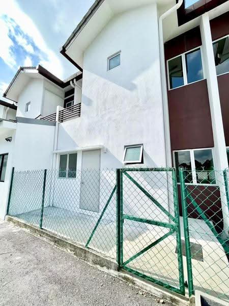 2-storey Terraced House for Rent in Semenyih (Selangor) - Shaun Chong - Exterior - PropertyGuru.com.my