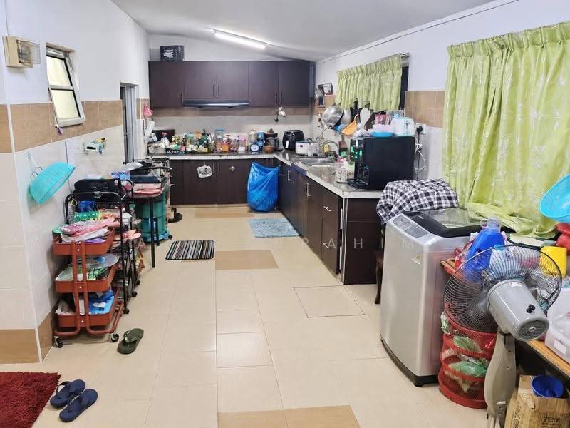 2-storey Terraced House for Sale in Bandar Bukit Mahkota (Bangi) - Azli Ibrahim - Kitchen - PropertyGuru.com.my