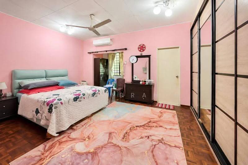2-storey Terraced House for Sale in Bandar Bukit Mahkota (Bangi) - Azli Ibrahim - Bedroom - PropertyGuru.com.my