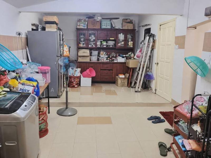 2-storey Terraced House for Sale in Bandar Bukit Mahkota (Bangi) - Azli Ibrahim - Kitchen - PropertyGuru.com.my