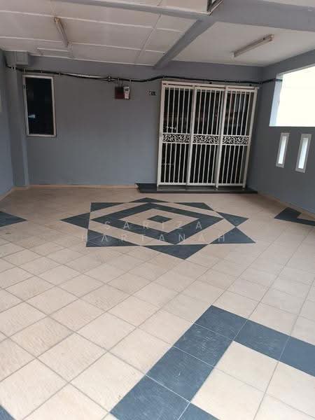 Rumah Teres 2-Tingkat untuk Dijual di Taman Semenyih Mewah (Semenyih) - Sariza Hartanah - Entrance - PropertyGuru.com.my
