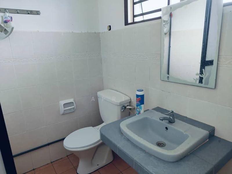 Townhouse for Rent in Johor Bahru (Johor) - April Chin - Bathroom - PropertyGuru.com.my