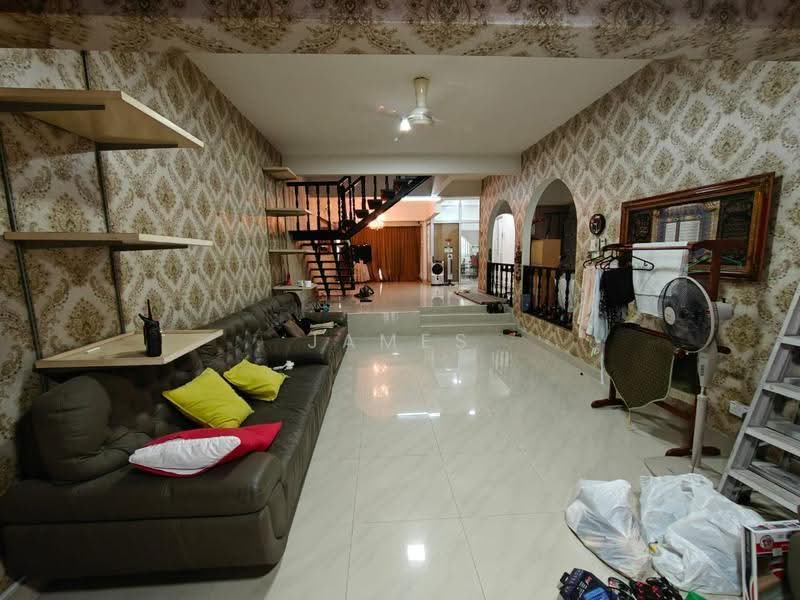 Rumah Teres 2-Tingkat untuk Dijual di Taman Melawati (Ulu Kelang) - James Tan - Living Room - PropertyGuru.com.my