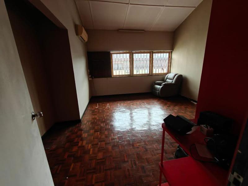Rumah Teres 2-Tingkat untuk Dijual di Taman Melawati (Ulu Kelang) - James Tan - Living Room - PropertyGuru.com.my