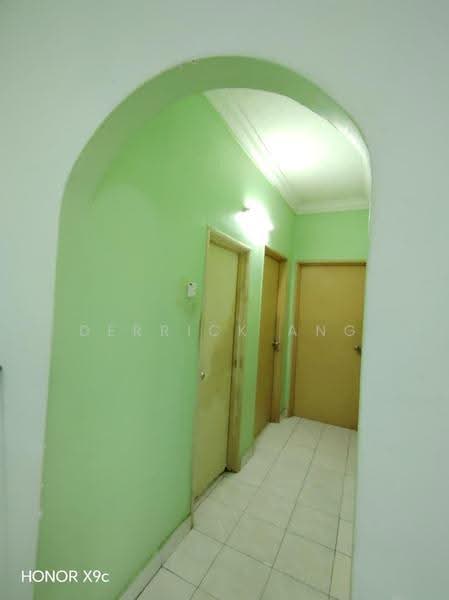 Pangsapuri untuk Disewa di Pangsapuri Flora II - Derrick Ang - Corridor - PropertyGuru.com.my