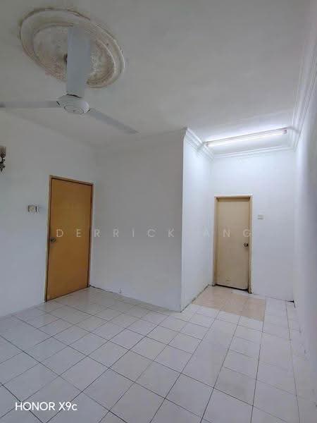Pangsapuri untuk Disewa di Pangsapuri Flora II - Derrick Ang - Interior - PropertyGuru.com.my