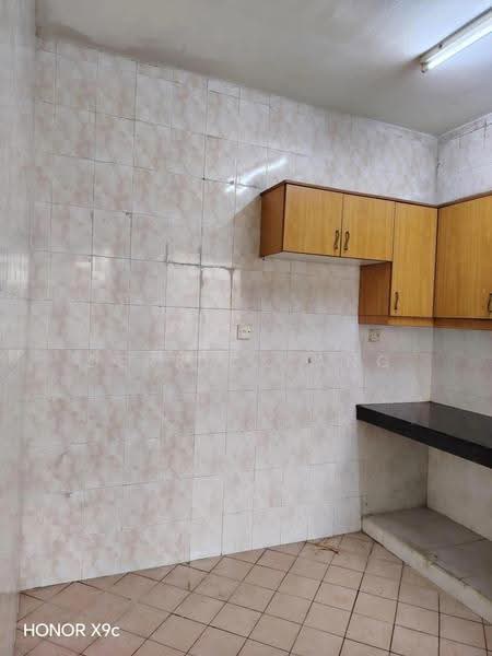 Pangsapuri untuk Disewa di Pangsapuri Flora II - Derrick Ang - Kitchen - PropertyGuru.com.my